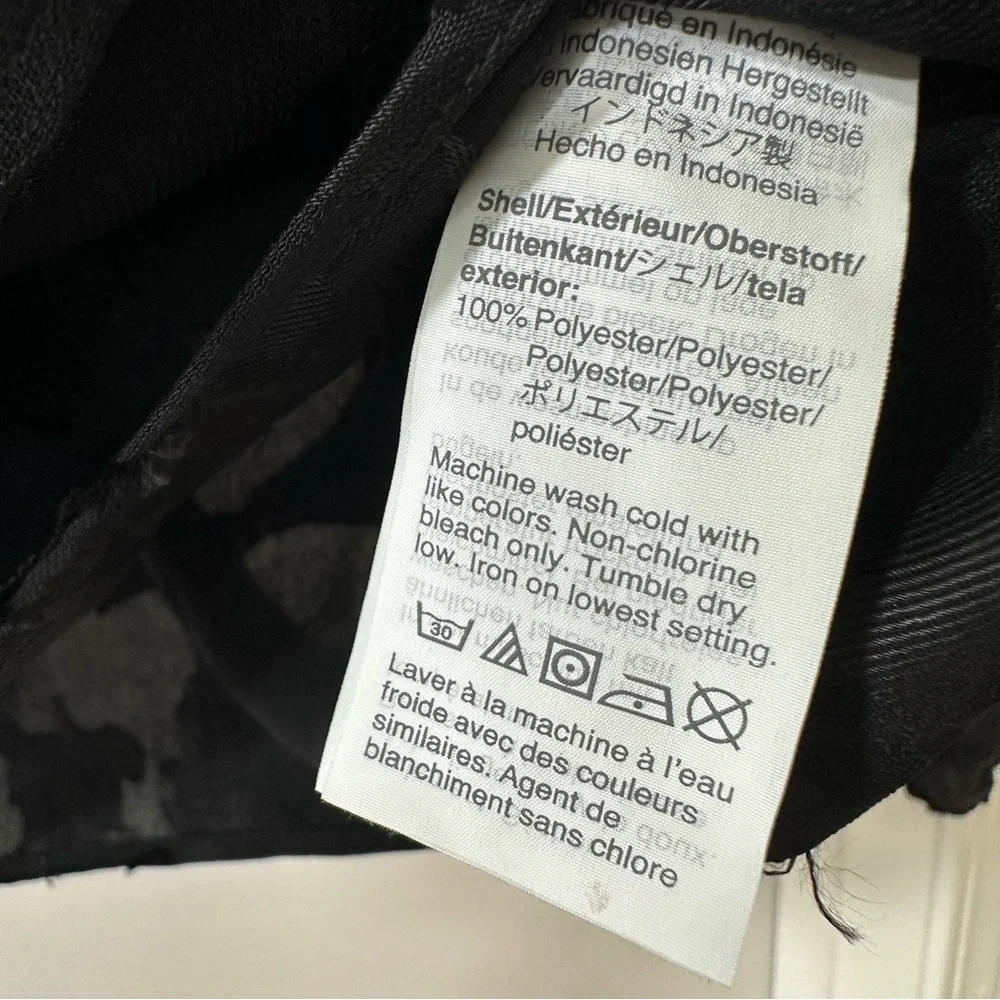 Madewell Black Floral Jacquard Side Tie Wrap Top, Size Medium - Picture 9 of 10